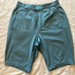 Men’s Lululemon shorts size L